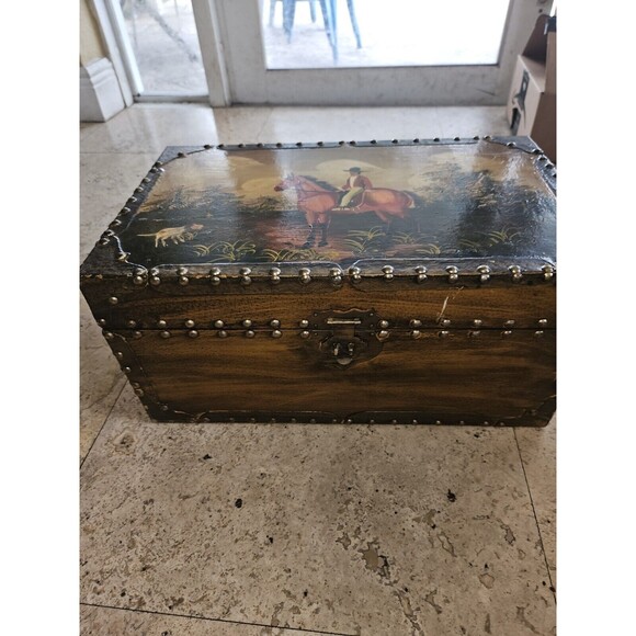 Vintage Fox Hunting Trunk 17xx10x8 - Picture 2 of 4